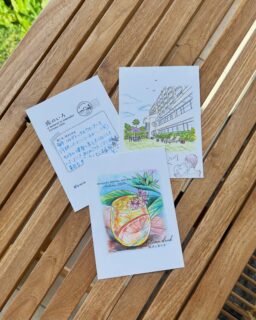 🎨旅のいろ、お届けです📮

旅先でゆっくり色を塗り
あなたの色が出る完成した世界にひとつだけのポストカード
旅の景色や過ごした時間を思い出させてくれる
特別なお土産にもなります🕊️

また、ホテル宛てにメッセージを届けられる
ポストもご用意しています📮✨✨

旅の思い出やご滞在の感想を綴ってくださるお客様もいらっしゃり、
スタッフ一同、温かい気持ちで読ませていただいています。

あなたも旅の思い出を色で残してみませんか？

#指宿ロイヤルホテル #鹿児島 #指宿